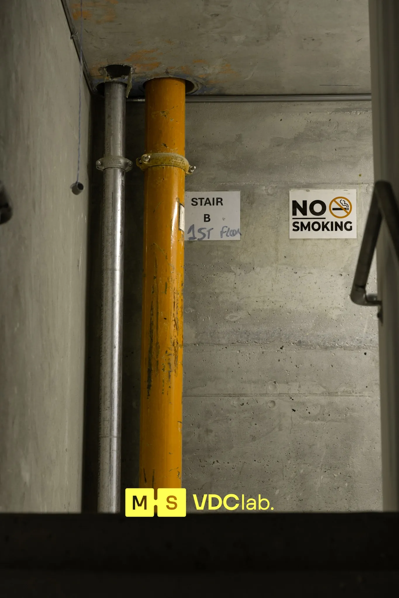 Fire standpipe riser in a stairwell, drawn on VDClab fire-protection shop drawings